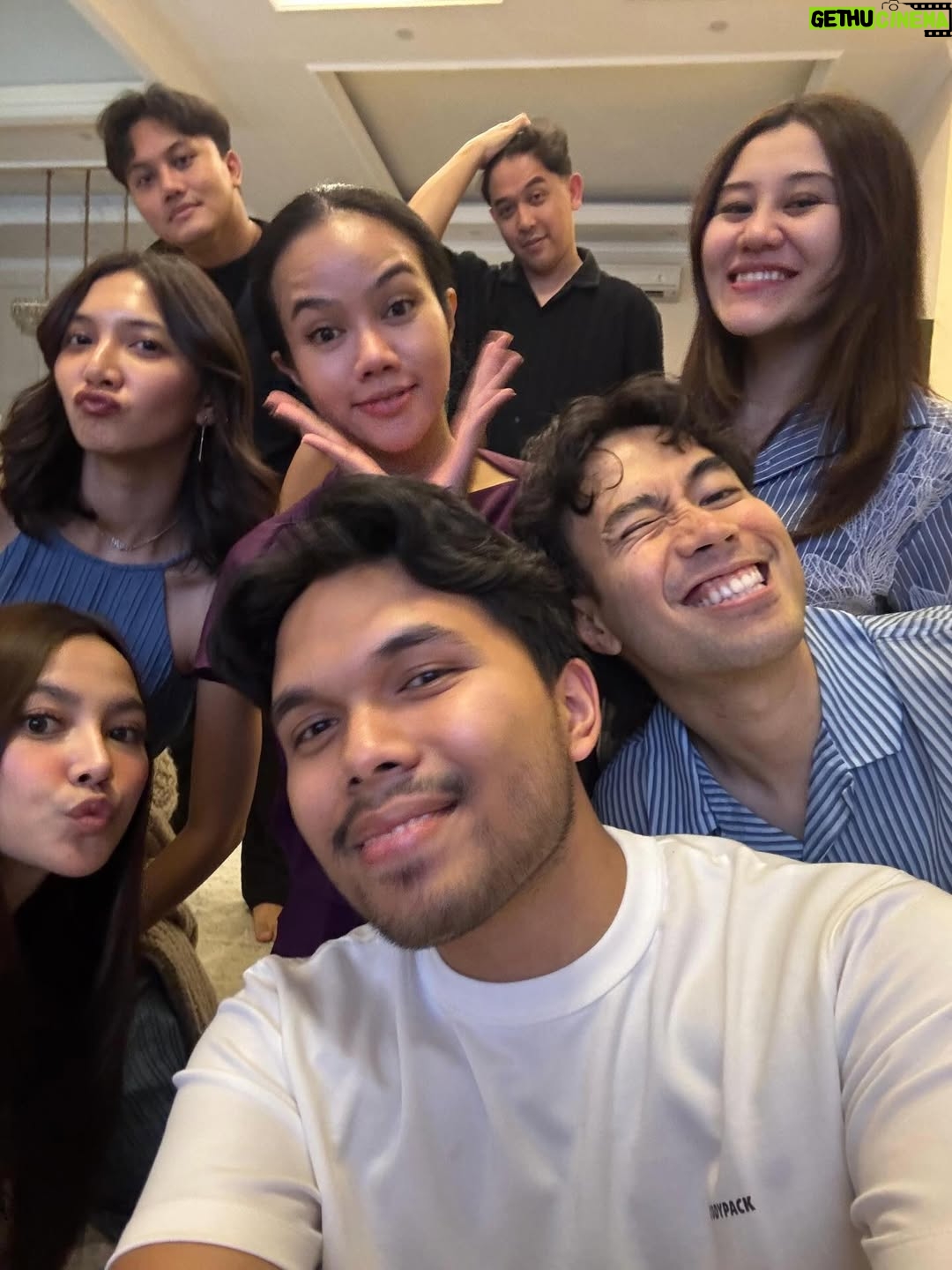 Mahalini Raharja - 1.6 Million Likes - We love you ka vid🤍
semua tau km seindah itu🤍