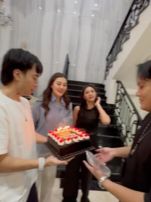 Mahalini Raharja Instagram - We love you ka vid🤍
semua tau km seindah itu🤍