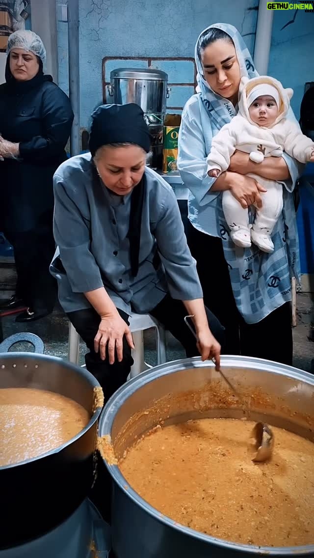 Mahshid Khosravi - 48.1K Likes - شب های عاشقی شروع شد ...
تا آخر ماه مبارک رمضان برای افطار در خدمت مددجوهای تحت پوشش خیریه و عزیزانی که از صبح تشریف میارن برای کمک تو آشپزخونه هستیم 
از ده صبح به بعد دوست داشتی بیا کمک خیرتون قبول 
دوست داری افطاری ها کمک کنی استوری ها رو دنبال کن ...