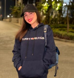 Mai Ezz ElDein Instagram - 🥰
#winter #2025