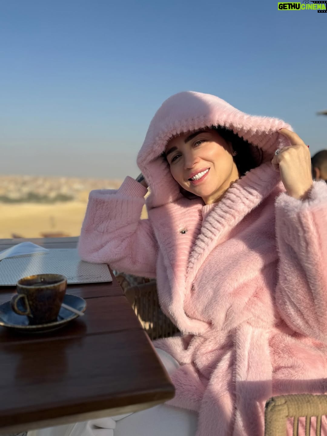 Mai Ezz ElDein - 669.2K Likes - 💗 
.
#styledby @khemissi_imen 
@heshe33