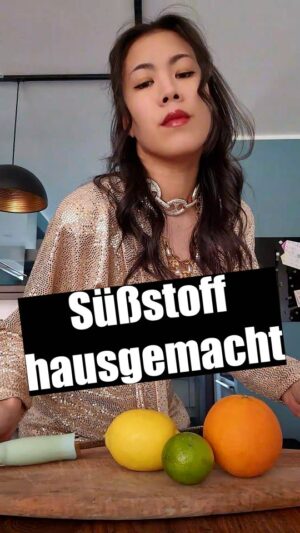 Mai Thi Nguyen-Kim Instagram - ES GEHT WIEDER LOS 🧪🥼
Ab jetzt ist Sonntag wieder @maithinkx Tag - heute mit einem Doppel-Release zum Thema Süßstoffe:

1) MAITHINK X - Die Show 
Süßstoffe - Gesund oder gefährlich?
Ab jetzt auf zdf.de streamen (oder um 22:15 auf ZDFneo 📺)

2) MAITHINK X YouTube-Deepdive
Krebs durch Aspartam und Sucralose?
Ab jetzt auf dem MAITHINK X YouTube-Kanal

Guten Appetit 🍬

#maithinkX #süßstoffe #narasmith