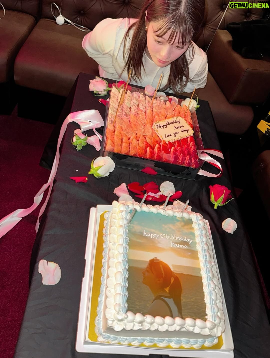 Maika Yamamoto - 266.6K Likes - Happy 27th birthday 🤍

環奈の大切な人たちが集まった、
愛に溢れた最高の夜でした。

サプライズ登場成功🫂
歳を重ねるたびに、思い出もどんどん増えていくのが嬉しいね☺️

あなたは、みんなに愛情を分け与えられる人。
そんな優しい環奈が大好きよ。

今年もたくさん笑って、
幸せな一年になりますように。
Love you always