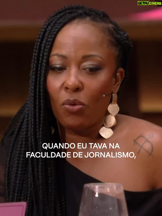 Maíra Azevedo - 49.2K Likes - Tem coisas que a gente só entende depois de um tempo.​⁣
 ⁣
Depois de ouvir, engolir, tentar caber. E perceber que muita escolha nasce do cansaço, não da vontade.​⁣
⁣
⁣
Assista a temporada completa de #AngélicaAoVivo quando quiser no @globoplay ⁣
#empoderamento #trabalho ​