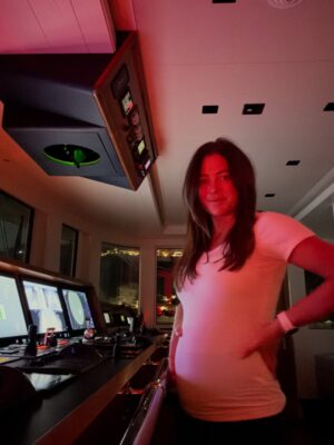 Malia White Instagram - Thank you for all the well wishes! I kept my pregnancy under wraps mainly because of all the fear-mongering advice aimed at pregnant women from all sorts of self-proclaimed ‘experts’. 

Every pregnancy is unique and like its own special brand of chaos, so to all the women before me, well done, and to those after, you're doing amazing! I hope me sharing this can help a new mom that is terrified to do anything but breathe while pregnant! 💕🤰 #pregnancy #FTM expectingmom