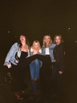 Malin Åkerman Instagram - Love you all so damn much! 🫶  Repost from @brittanysnow
•
✨✨✨ Season 2 is wrapped today y’all :( 

What an amazing (almost) 5 months. Somehow, we managed to make an even crazier & better season 2. I love you genius @rebecca_p_cutter, thank you for being the world’s best boss & friend. 

Ty to the family @malinakerman @dermotmulroney @georgeferrier @jaimeraynewman4real @maggiekiley.director @johnakite_ our incredible CREW & everyone at @netflix @lionsgatetv 🤠 @thehuntingwives