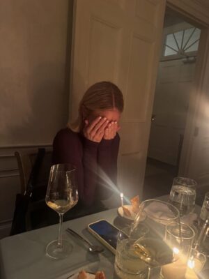 Malin Åkerman Instagram - Love you all so damn much! 🫶  Repost from @brittanysnow
•
✨✨✨ Season 2 is wrapped today y’all :( 

What an amazing (almost) 5 months. Somehow, we managed to make an even crazier & better season 2. I love you genius @rebecca_p_cutter, thank you for being the world’s best boss & friend. 

Ty to the family @malinakerman @dermotmulroney @georgeferrier @jaimeraynewman4real @maggiekiley.director @johnakite_ our incredible CREW & everyone at @netflix @lionsgatetv 🤠 @thehuntingwives