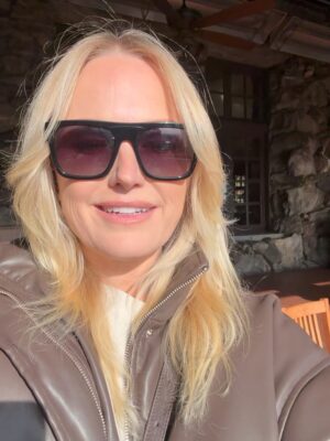 Malin Åkerman Instagram - What a magical place! @omnigrovepark @howelltalentrelations #groveparkinn #ashevillenc #attheomni
