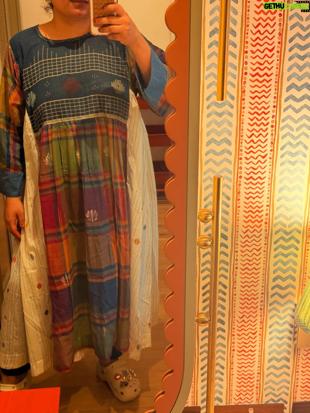 Mallika Dua - 7.4K Likes - 🌸🐊🖼️🫀👗🎨🧿