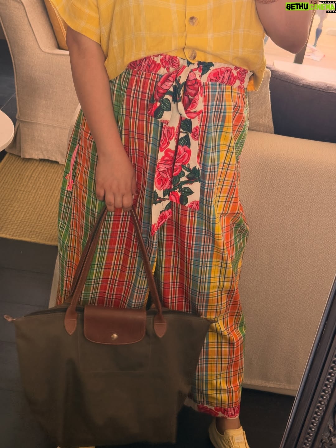 Mallika Dua - 7.4K Likes - 🌸🐊🖼️🫀👗🎨🧿