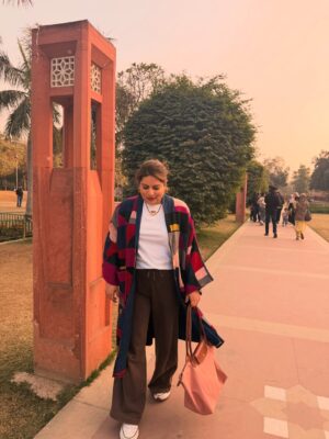 Mallika Dua Instagram - 🌸🐊🖼️🫀👗🎨🧿