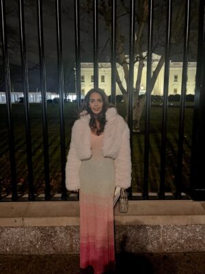 Mallika Sherawat Instagram - Being invited to the White House Christmas dinner feels completely surreal - Grateful 🙏🏼🩷✨ #whitehouse #xmasdinner