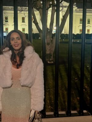 Mallika Sherawat Instagram - Being invited to the White House Christmas dinner feels completely surreal - Grateful 🙏🏼🩷✨ #whitehouse #xmasdinner