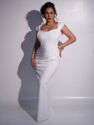 Mandy Takhar Instagram - Yin energy Era reactivated 🤍 

Makeup @glambyharps 
hair @hairbysunil 
photography @filmsbytalha