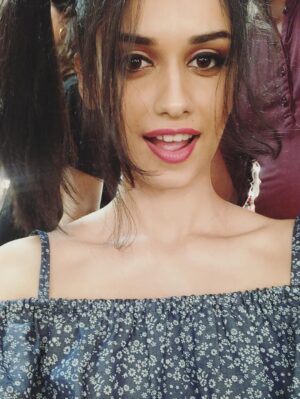 Manushi Chhillar Instagram - #2016 
A year I played Hannah Montana juggling between college and my first few shoots after being scouted by Miss India at AIIMS, New Delhi 
- Clicked my first few pics for the entry form on a Saturday after my classes 🩷
- Booked my first campaign for Bose and then the rest followed
- Realised biochemistry doesn’t run in the genes (sorry mom 🤪) but the rest does (high5 dad! 😎)
- My first clinical posting was in general surgery, one of us fainted that day (promise it wasn’t me 🙃) 
- Joined Instagram for Miss India as a “one time thing” and here we are a decade later 🤪😄🫶🩷