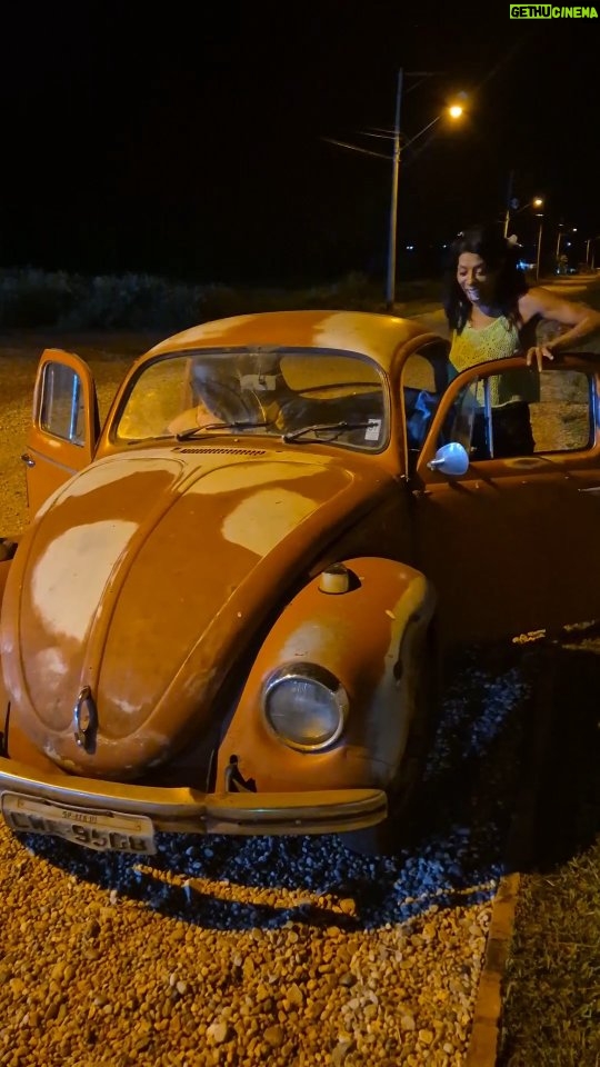 Márcia Fu - 1.6K Likes - Dando carona para tia da roça chumbada, no fusquinha dela. Quaquaquaqua 🦆🚗🤠