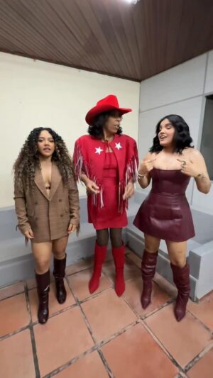 Márcia Fu Instagram - Fala nos comentários se a @marciafuoriginal não arrasou nessa dancinha? Bão demaisss!!