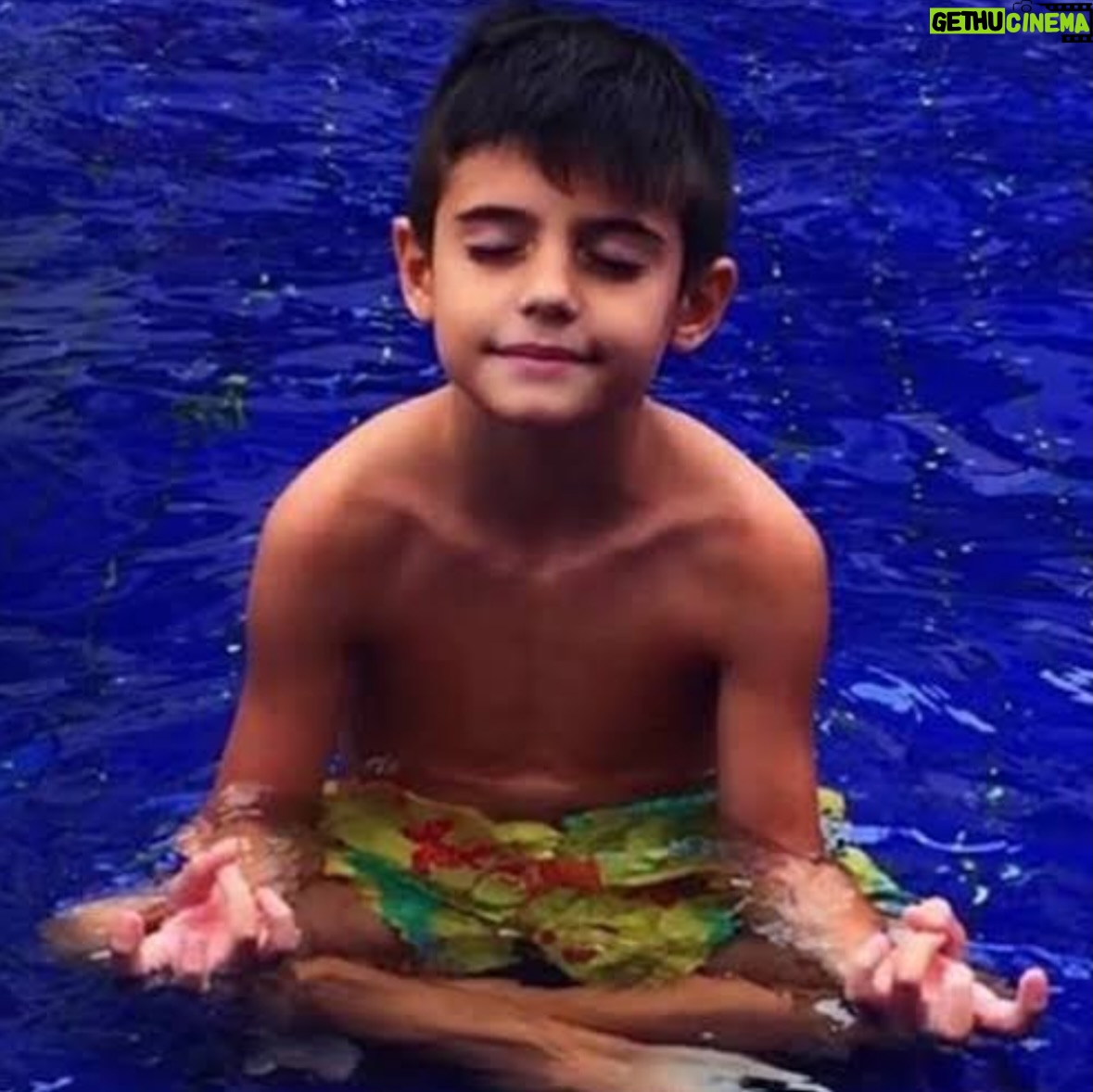 Mari Alexandre - 48K Likes - “Meu coração anda fora do peito há 17 anos. Feliz vida,meu filho.!”

Você é luz!
Você é o amor da minha vida!
Você é o meu maior presente!
Você é coragem,personalidade e caráter.
Você é minha é minha maior conquista!
Feliz aniversário amor da minha vida!!!
Deus abençõe e proteja seus passos por onde passar.
“Te amo infinito e além.!”
@zaionalexandreoficial