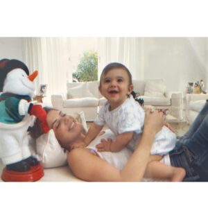 Mari Alexandre Instagram - “Meu coração anda fora do peito há 17 anos. Feliz vida,meu filho.!”

Você é luz!
Você é o amor da minha vida!
Você é o meu maior presente!
Você é coragem,personalidade e caráter.
Você é minha é minha maior conquista!
Feliz aniversário amor da minha vida!!!
Deus abençõe e proteja seus passos por onde passar.
“Te amo infinito e além.!”
@zaionalexandreoficial