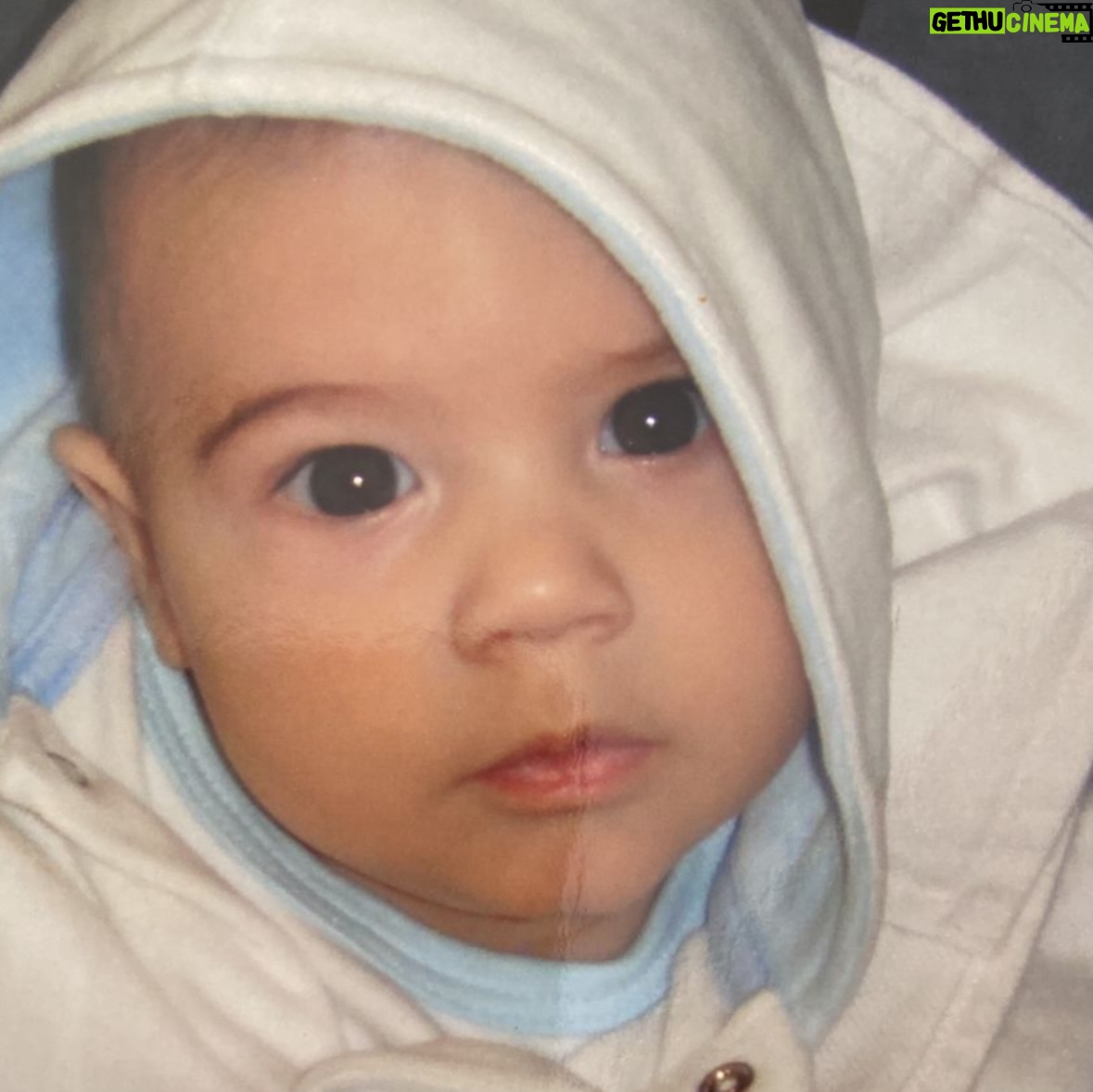 Mari Alexandre - 48K Likes - “Meu coração anda fora do peito há 17 anos. Feliz vida,meu filho.!”

Você é luz!
Você é o amor da minha vida!
Você é o meu maior presente!
Você é coragem,personalidade e caráter.
Você é minha é minha maior conquista!
Feliz aniversário amor da minha vida!!!
Deus abençõe e proteja seus passos por onde passar.
“Te amo infinito e além.!”
@zaionalexandreoficial