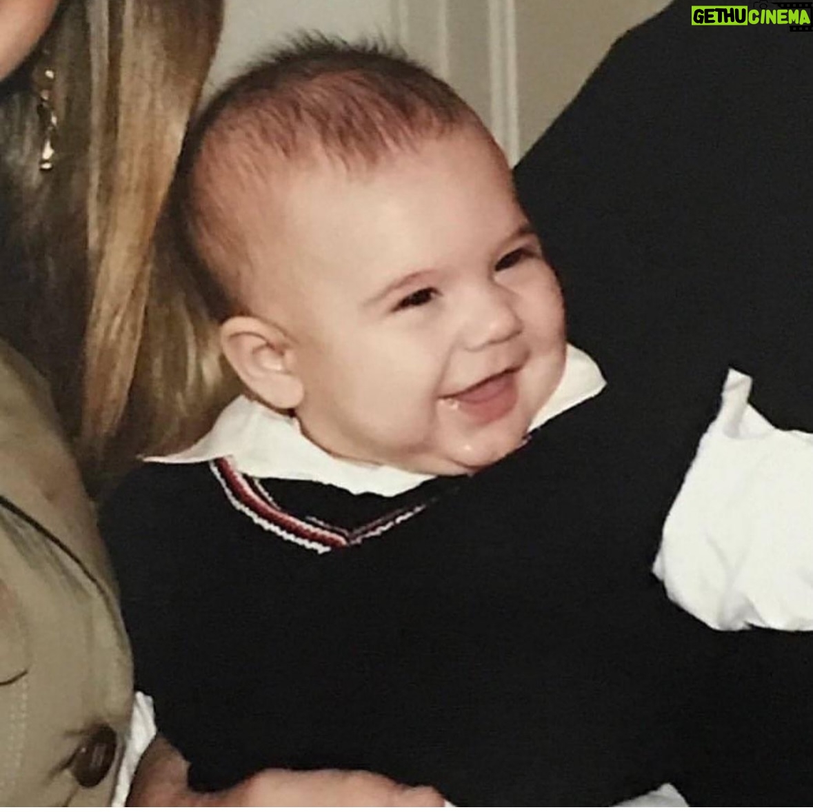Mari Alexandre - 48K Likes - “Meu coração anda fora do peito há 17 anos. Feliz vida,meu filho.!”

Você é luz!
Você é o amor da minha vida!
Você é o meu maior presente!
Você é coragem,personalidade e caráter.
Você é minha é minha maior conquista!
Feliz aniversário amor da minha vida!!!
Deus abençõe e proteja seus passos por onde passar.
“Te amo infinito e além.!”
@zaionalexandreoficial