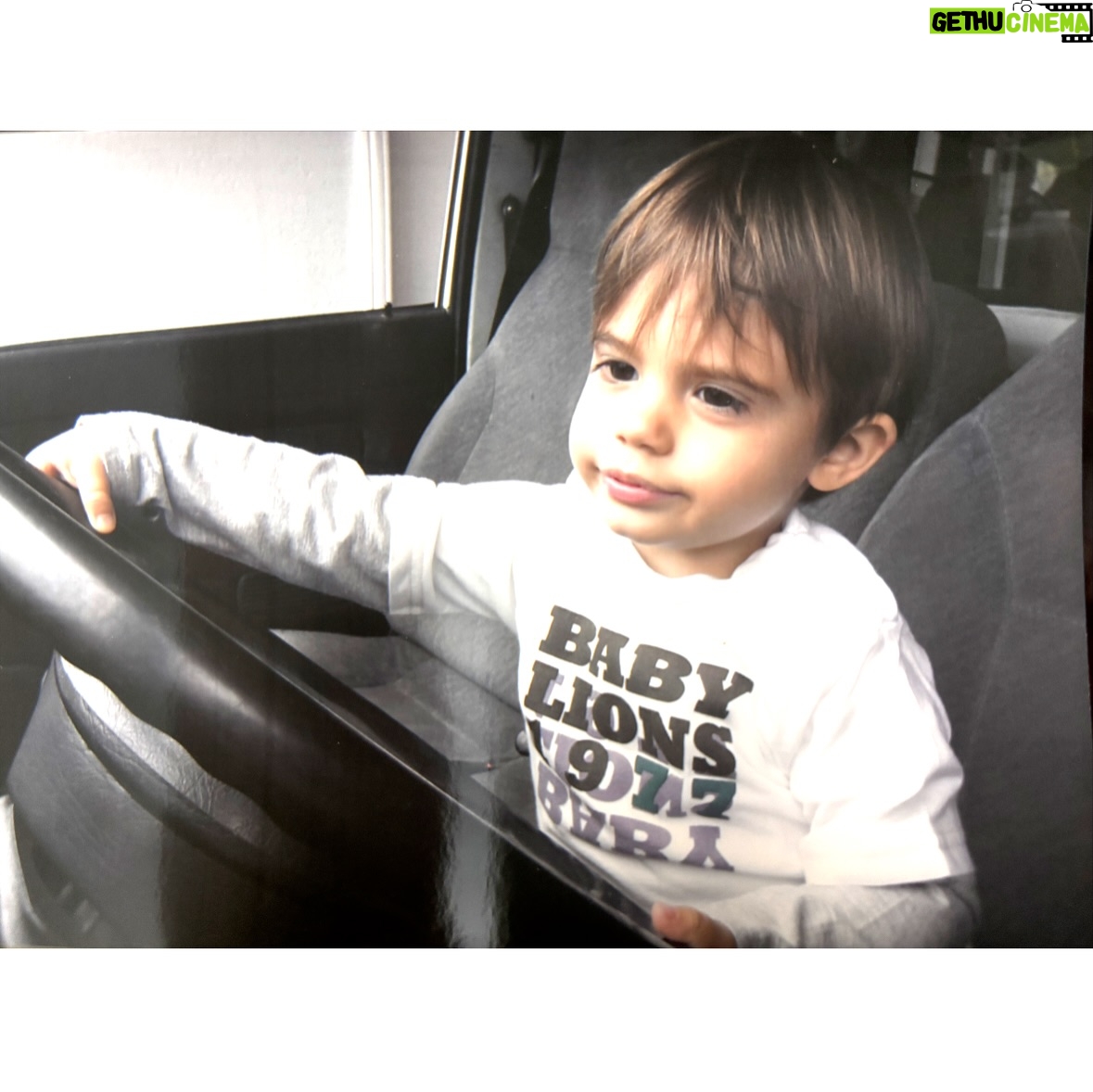 Mari Alexandre - 48K Likes - “Meu coração anda fora do peito há 17 anos. Feliz vida,meu filho.!”

Você é luz!
Você é o amor da minha vida!
Você é o meu maior presente!
Você é coragem,personalidade e caráter.
Você é minha é minha maior conquista!
Feliz aniversário amor da minha vida!!!
Deus abençõe e proteja seus passos por onde passar.
“Te amo infinito e além.!”
@zaionalexandreoficial