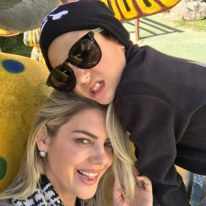Mari Alexandre Instagram - “Meu coração anda fora do peito há 17 anos. Feliz vida,meu filho.!”

Você é luz!
Você é o amor da minha vida!
Você é o meu maior presente!
Você é coragem,personalidade e caráter.
Você é minha é minha maior conquista!
Feliz aniversário amor da minha vida!!!
Deus abençõe e proteja seus passos por onde passar.
“Te amo infinito e além.!”
@zaionalexandreoficial