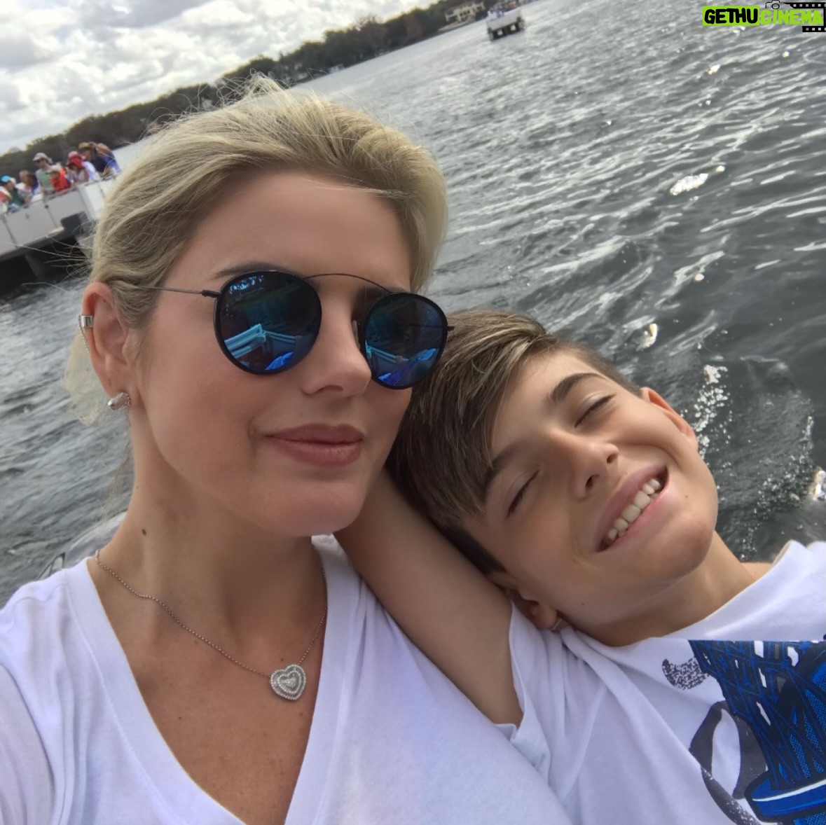Mari Alexandre - 48K Likes - “Meu coração anda fora do peito há 17 anos. Feliz vida,meu filho.!”

Você é luz!
Você é o amor da minha vida!
Você é o meu maior presente!
Você é coragem,personalidade e caráter.
Você é minha é minha maior conquista!
Feliz aniversário amor da minha vida!!!
Deus abençõe e proteja seus passos por onde passar.
“Te amo infinito e além.!”
@zaionalexandreoficial