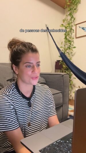 Maria Bopp Instagram - super ocupada drenando minha energia vital e vocês?