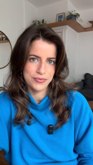 Maria Bopp Instagram - Eu tenho muito orgulho das escolhas que fiz na minha carreira e na minha vida.
Mas também tenho consciência de que muitas mulheres ainda não têm as mesmas condições para decidir seus próprios caminhos.
Autonomia, segurança, acesso à informação e oportunidades ainda não estão igualmente disponíveis para todas.
Nesse contexto, iniciativas que ajudam a ampliar essas possibilidades fazem diferença. É por isso que eu estou aqui, junto da TIM e Mulheres Positivas que têm ações voltadas ao bem-estar, à segurança, informação e desenvolvimento pessoal e profissional de mulheres. Baixe o app Mulheres Positivas pra saber mais.
Protagonismo nas próprias escolhas depende também de apoio, informação e condições reais para que elas possam existir.
@timbrasil @mulheres_positivas
| Publicidade