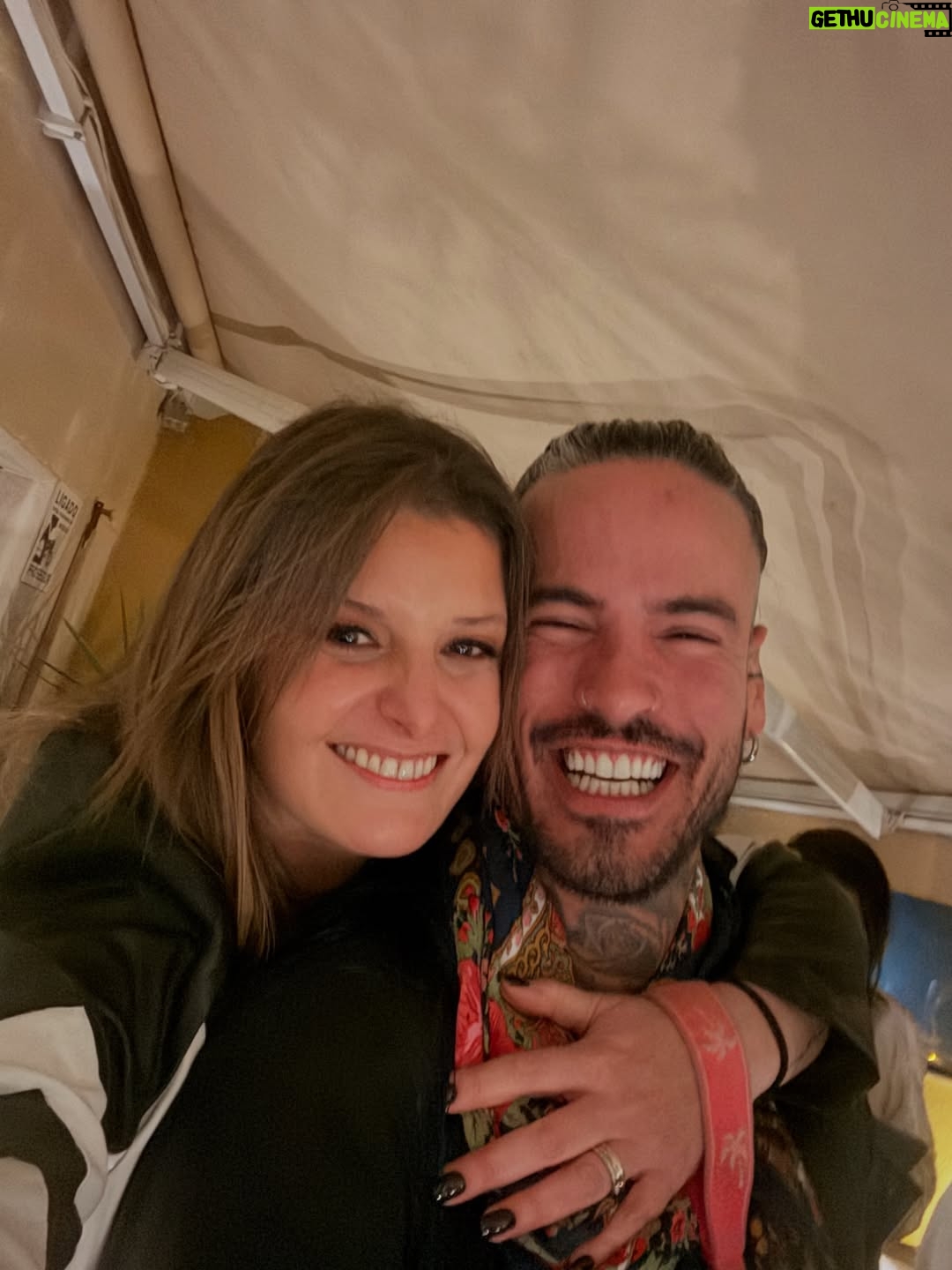 Maria Botelho Moniz - 50.9K Likes - Todos um bocadinho meus. Para sempre! ♥️
Vejam no último vídeo o presente lindo que o Filipe me deu que me deixou de queixo caído e lágrimas nos olhos 🥺