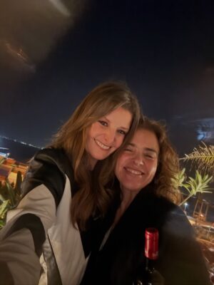 Maria Botelho Moniz Instagram - Todos um bocadinho meus. Para sempre! ♥️
Vejam no último vídeo o presente lindo que o Filipe me deu que me deixou de queixo caído e lágrimas nos olhos 🥺
