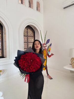 María Chacón Instagram - 2025 fue un año de sueños cumplidos y de un corazón lleno de amor y gratitud. La vida se volvió un poco más lenta, no para frenar, sino para aprender a saborear lo que de verdad importa. Cerré ciclos que me dieron tanto y abrí nuevos que muero por compartir con ustedes. Gracias por cada momento vivido y por este corazón tan lleno. 🤍