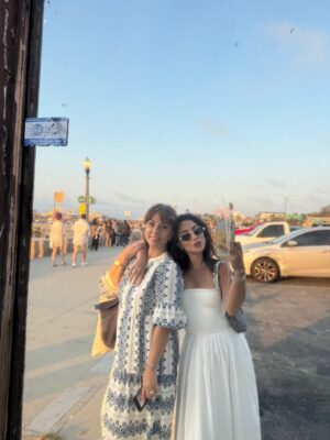 María Chacón Instagram - 2025 fue un año de sueños cumplidos y de un corazón lleno de amor y gratitud. La vida se volvió un poco más lenta, no para frenar, sino para aprender a saborear lo que de verdad importa. Cerré ciclos que me dieron tanto y abrí nuevos que muero por compartir con ustedes. Gracias por cada momento vivido y por este corazón tan lleno. 🤍