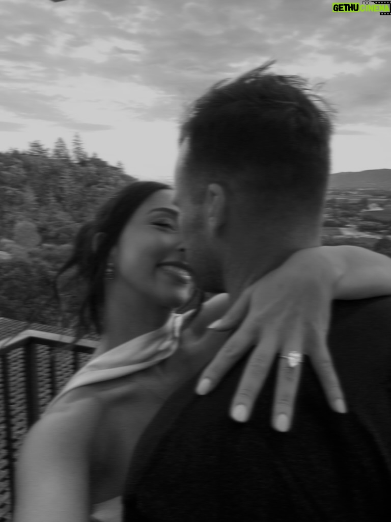 María Chacón - 212K Likes - para siempre, contigo… 💍♾️

always & forever 🤍🪙✨