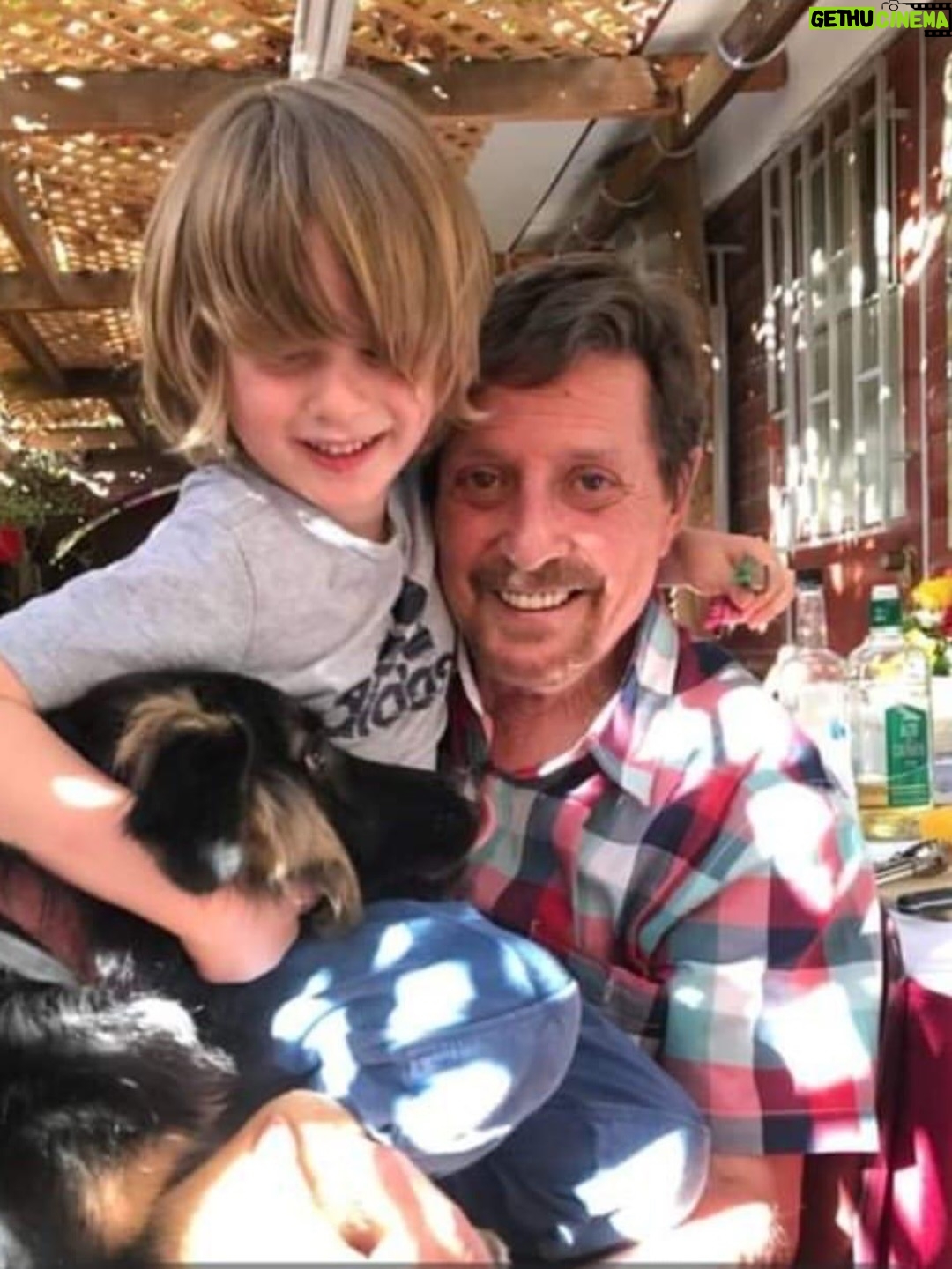 María Elena Swett - 52.2K Likes - ❌⭕️ Un beso al cielo y el abrazo de horas que quisiera darte!. Hoy 16 de Marzo es el cumpleaños #78 de mi papá, el hombre más noble que conocí en mi vida. 💬 Sé que me estás viendo siempre, y en este mismo segundo mientras escribo aquí para recordarles a todos que es tu cumpleaños. Eres un papá chocho!  Te amo papá❤️
.
.
.
.
.
.
.
.
.
.
.
.
.
.
.
.
.
.
.

#resistehija  #resistemamá