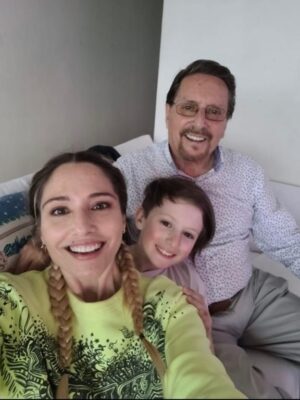 María Elena Swett Instagram - ❌⭕️ Un beso al cielo y el abrazo de horas que quisiera darte!. Hoy 16 de Marzo es el cumpleaños #78 de mi papá, el hombre más noble que conocí en mi vida. 💬 Sé que me estás viendo siempre, y en este mismo segundo mientras escribo aquí para recordarles a todos que es tu cumpleaños. Eres un papá chocho!  Te amo papá❤️
.
.
.
.
.
.
.
.
.
.
.
.
.
.
.
.
.
.
.

#resistehija  #resistemamá