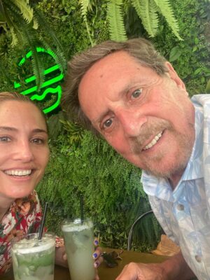 María Elena Swett Instagram - ❌⭕️ Un beso al cielo y el abrazo de horas que quisiera darte!. Hoy 16 de Marzo es el cumpleaños #78 de mi papá, el hombre más noble que conocí en mi vida. 💬 Sé que me estás viendo siempre, y en este mismo segundo mientras escribo aquí para recordarles a todos que es tu cumpleaños. Eres un papá chocho!  Te amo papá❤️
.
.
.
.
.
.
.
.
.
.
.
.
.
.
.
.
.
.
.

#resistehija  #resistemamá