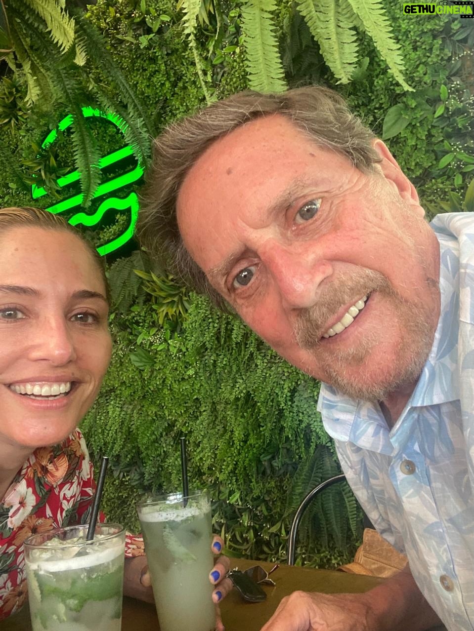 María Elena Swett - 52.2K Likes - ❌⭕️ Un beso al cielo y el abrazo de horas que quisiera darte!. Hoy 16 de Marzo es el cumpleaños #78 de mi papá, el hombre más noble que conocí en mi vida. 💬 Sé que me estás viendo siempre, y en este mismo segundo mientras escribo aquí para recordarles a todos que es tu cumpleaños. Eres un papá chocho!  Te amo papá❤️
.
.
.
.
.
.
.
.
.
.
.
.
.
.
.
.
.
.
.

#resistehija  #resistemamá