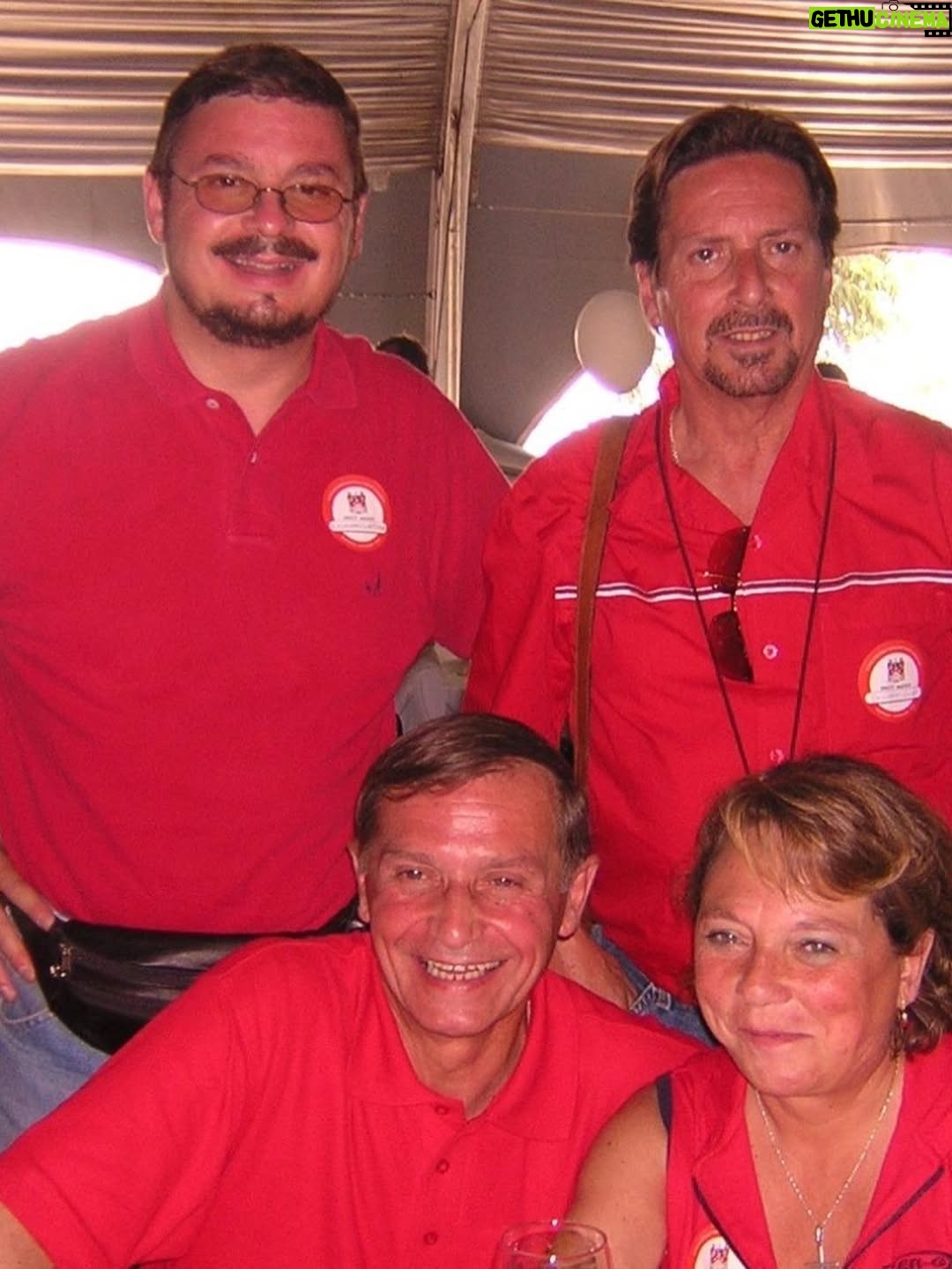 María Elena Swett - 52.2K Likes - ❌⭕️ Un beso al cielo y el abrazo de horas que quisiera darte!. Hoy 16 de Marzo es el cumpleaños #78 de mi papá, el hombre más noble que conocí en mi vida. 💬 Sé que me estás viendo siempre, y en este mismo segundo mientras escribo aquí para recordarles a todos que es tu cumpleaños. Eres un papá chocho!  Te amo papá❤️
.
.
.
.
.
.
.
.
.
.
.
.
.
.
.
.
.
.
.

#resistehija  #resistemamá