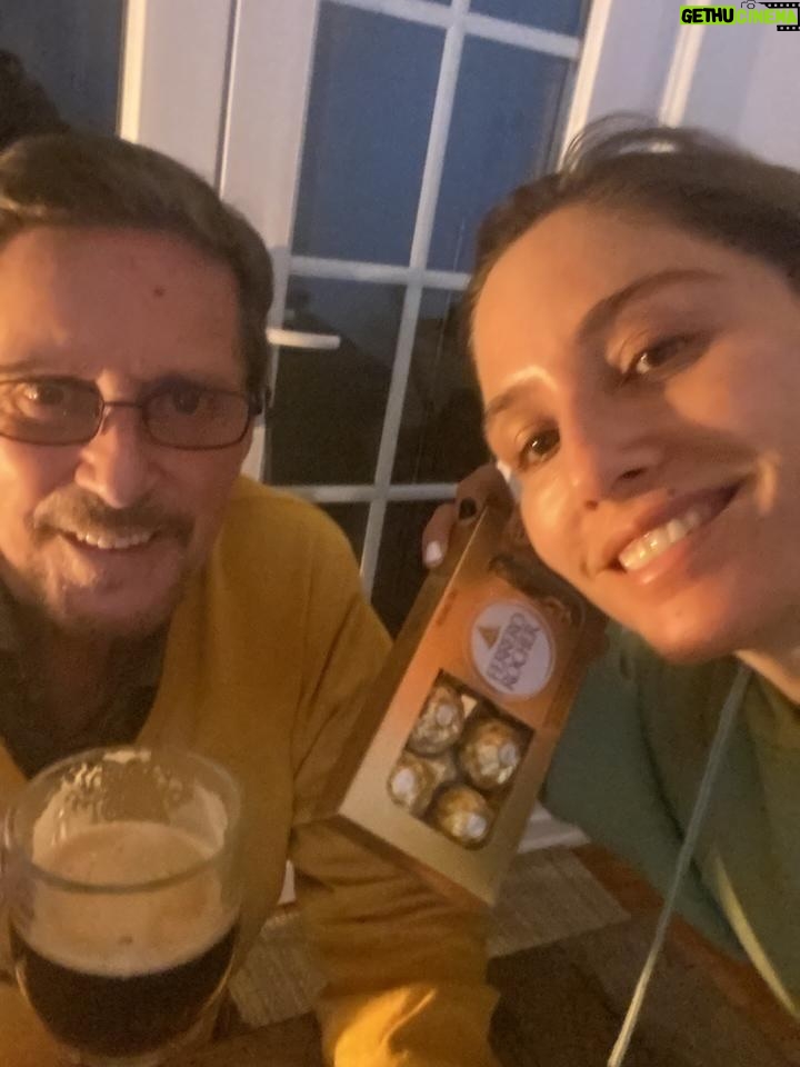 María Elena Swett - 52.2K Likes - ❌⭕️ Un beso al cielo y el abrazo de horas que quisiera darte!. Hoy 16 de Marzo es el cumpleaños #78 de mi papá, el hombre más noble que conocí en mi vida. 💬 Sé que me estás viendo siempre, y en este mismo segundo mientras escribo aquí para recordarles a todos que es tu cumpleaños. Eres un papá chocho!  Te amo papá❤️
.
.
.
.
.
.
.
.
.
.
.
.
.
.
.
.
.
.
.

#resistehija  #resistemamá