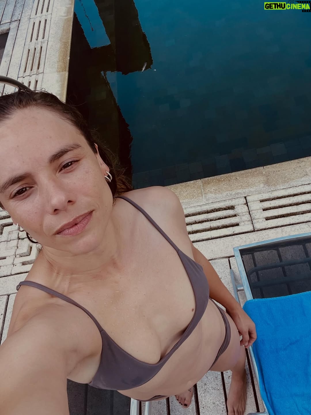 María Gracia Omegna - 21.9K Likes - Verano y soledad. 😎