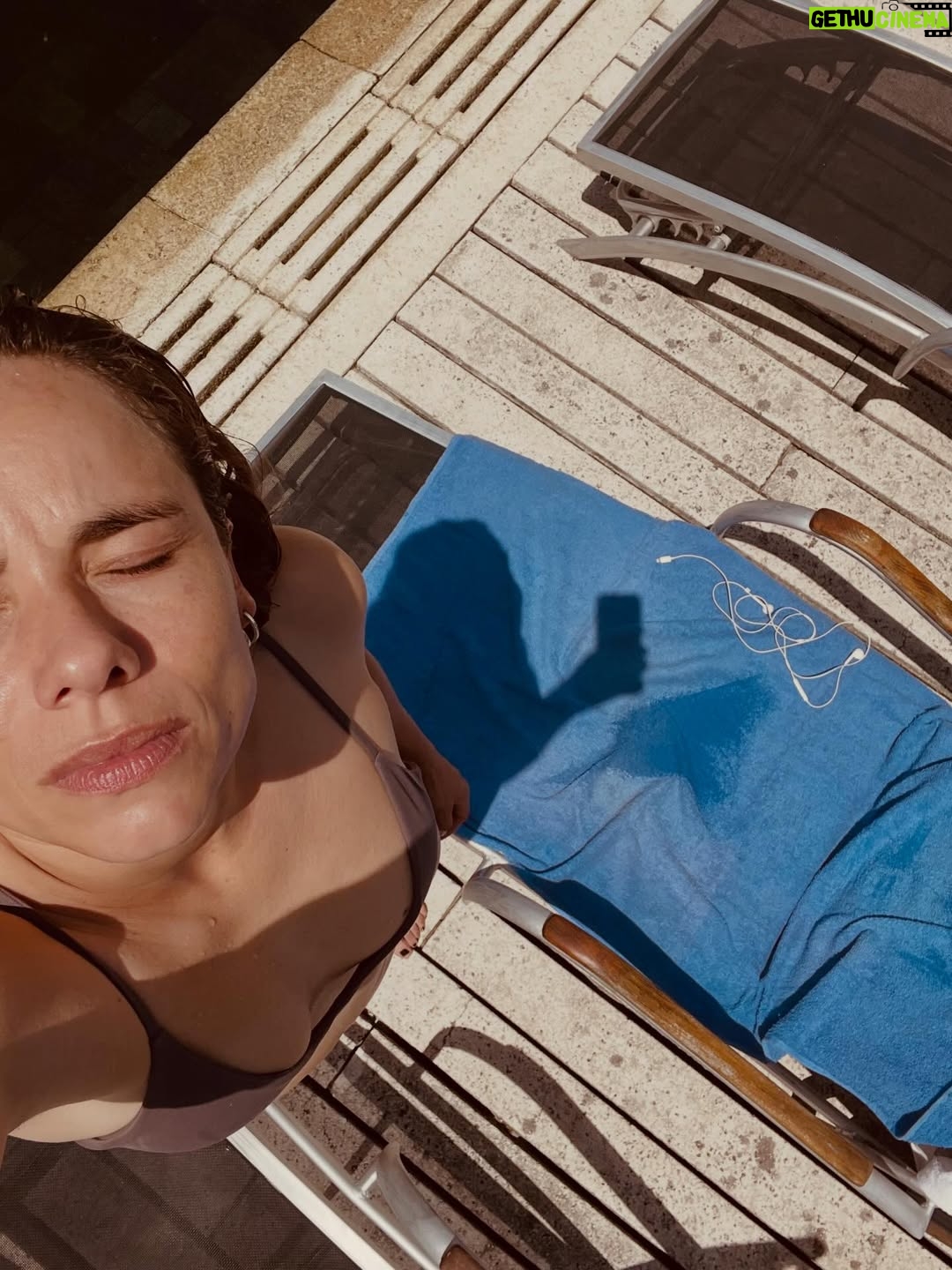 María Gracia Omegna - 21.9K Likes - Verano y soledad. 😎