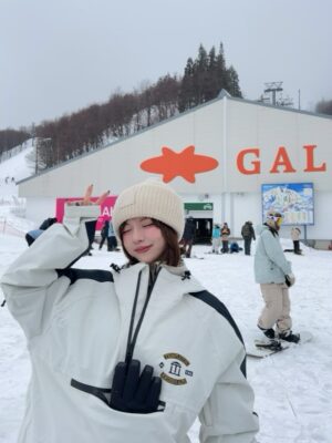 Maria Kurotaki Instagram - 初めて北海道以外のスキー場へ行きました❄️
楽しかった〜！