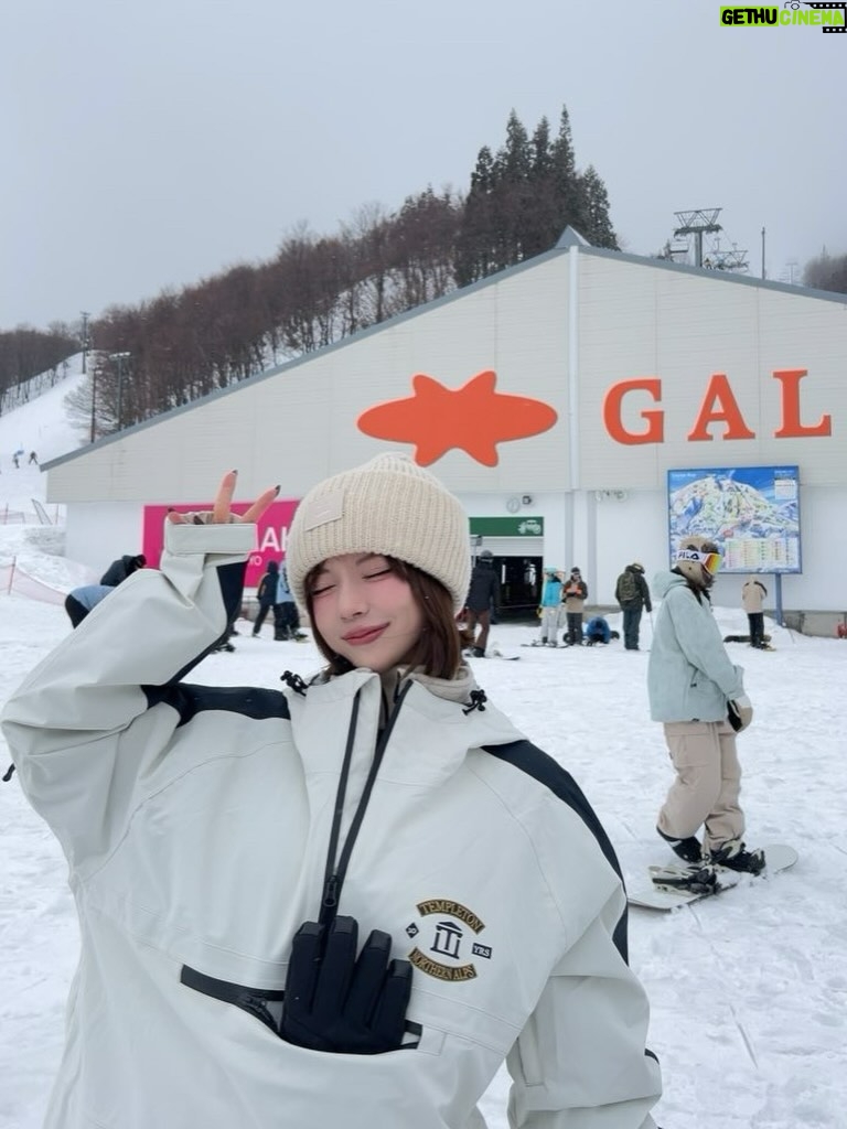 Maria Kurotaki - 5.4K Likes - 初めて北海道以外のスキー場へ行きました❄️
楽しかった〜！