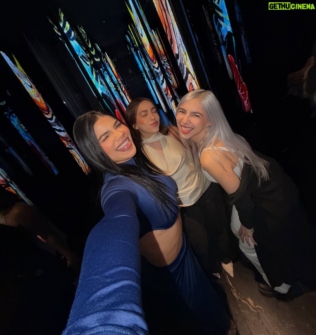Mariana Ávila - 225.4K Likes - Delfines completos ota ve🐬 ❤️‍🩹