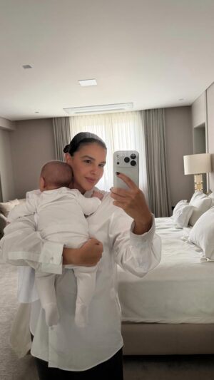 Mariana Rios Instagram - Feliz dia das mulheres 🩵