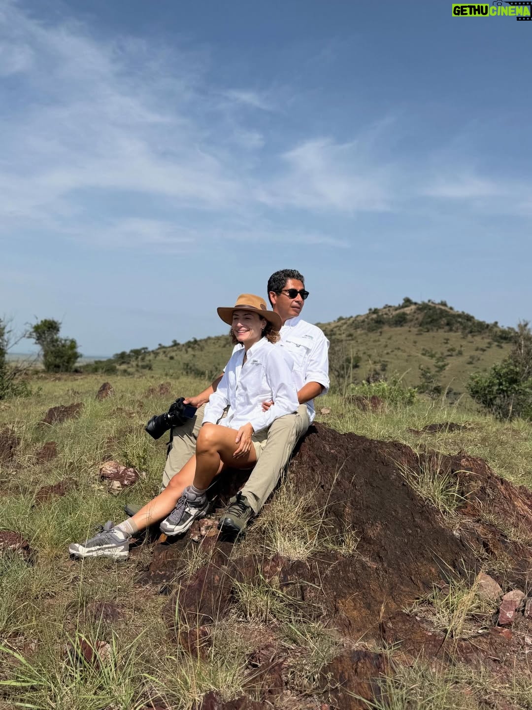 Marimar Vega - 27.4K Likes - 5 años juntos, que fortuna poder acompañarnos en esta vida amor mío, salud por nosotros, por este amor bonito. 
Me siento muy afortunada de poder compartir mi vida contigo ❤️ te amo @jero_rod

P.d. Si le hacen zoom a la foto lo de atrás son muchos elefantes 🐘🥰