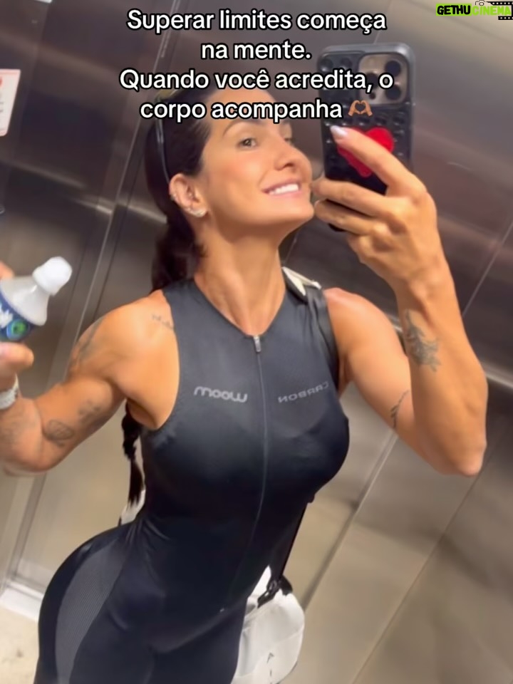 Marina Ferrari - 46.8K Likes - Comecei a semana VIVÍSSIMA E VIVENDO 🫡🫶🏽 BORA
