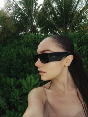 Marina Zhadan Instagram - Океан никуда не торопится — и будто учит меня тому же.
В его ритме понимаешь: не обязательно бежать, чтобы успевать. Как бы странно это ни звучало😉🫰🏽

Hotel: @patinamaldives 🤍
Travel agency: @karinazvereva_travel 🤍
